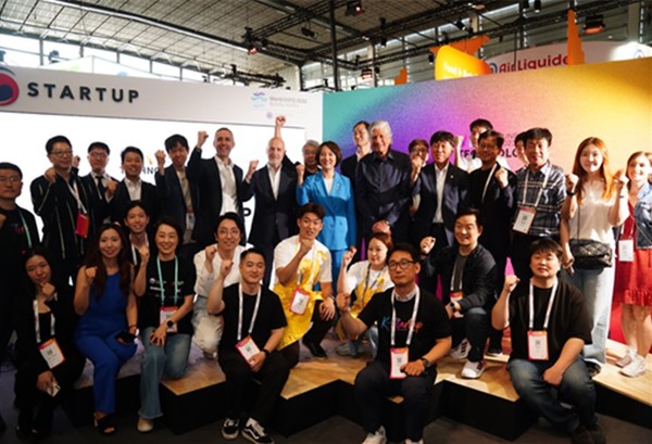 창업진흥원은 지난달 14~17일 프랑스 파리에서 열린 ‘비바 테크 2023’에서 K-스타트업 통합관을 운영했다. 창업진흥원 제공