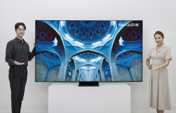 삼성전자가 국내 시장에 출시한 98형 Neo QLED 8K TV. 사진= 삼성전자