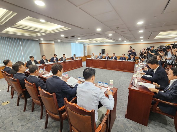 20일 금융감독원은 증권사 IB 및 리스크 담당 임원들을 모아 증권사 부동산 익스포져 리스크관리 강화를 위한 간담회를 진행했다. 사진=류소현 기자