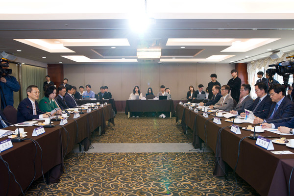 이종호 과학기술정보통신부 장관이 5일  서울 중구 코리아나호텔에서 열린 '주요 대학 총장 간담회' 에서 발언하고 있다. 출처=과기정통부