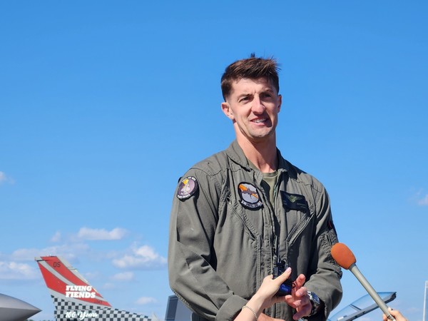 에디슨 디샤트 미 해병대 F35B 파일럿이 취재진의 질문에 답하고 있다. 사진=박상준