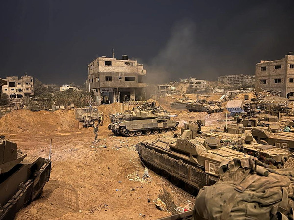 가자지구 내부에서 작전 펼치는 이스라엘군. 사진=로이터/연합뉴스