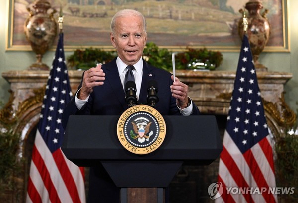조 바이든 미국 대통령이 15일(현지시간) 샌프란시스코 우드사이드에서 기자회견을 갖고 시진핑 중국 국가주석과의 회담 결과를 설명하고 있다. 연합뉴스