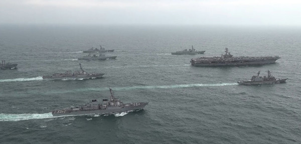 한미 해군과 일본 해상자위대 함정이 제주남방 공해상에서 해상훈련을 하고 있다. 사진=연합뉴스