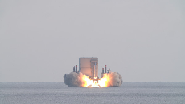 한화시스템이 개발 제작한 소형SAR위성 발사 현장. 사진=한화시스템