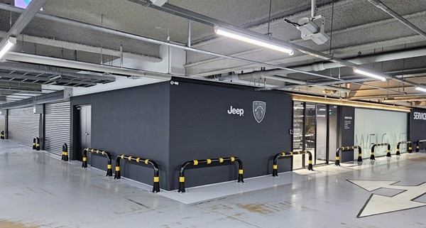 홈플러스 남현점 ‘지프∙푸조 통합 서비스센터’. 사진=홈플러스