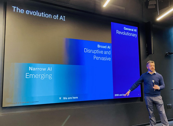 데이비드 콕스 MIT-IBM 왓슨 AI 연구소장이 AI 로드맵을 설명하고 있다. 사진=연합뉴스