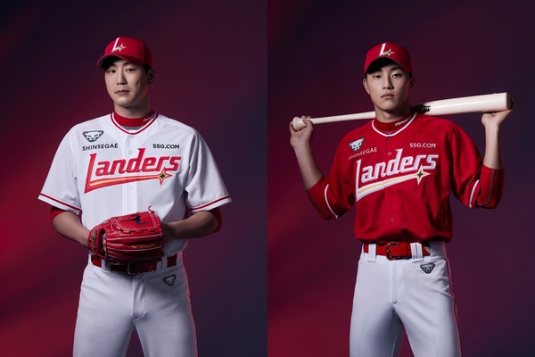 새 유니폼 입은 SSG 김광현(왼쪽)과 신인 박지환. 사진=SSG 랜더스
