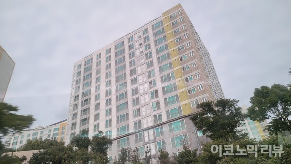 13일 오후 제주도 서귀포시의 한 아파트 전경. 사진=이혜진 기자