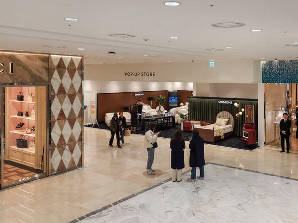 시몬스가 신세계백화점 광주점 1층에 오픈한 '뷰티레스트 블랙' 팝업 스토어. 시몬스 제공