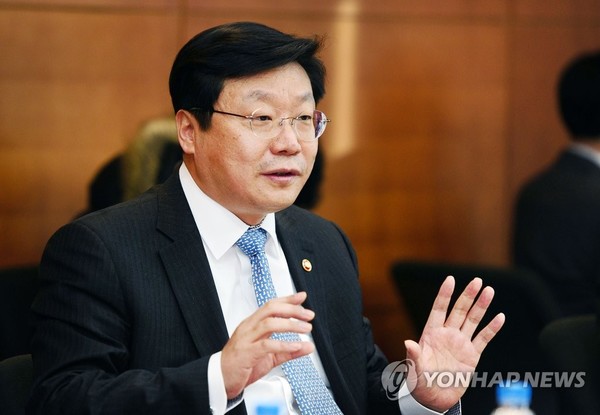 2016년  산업통상부 장관시절 간담회에서 발언하고 있는 주형환 신임 저출산고령화사회위원회 부위원장 . 사진 = 연합뉴스.