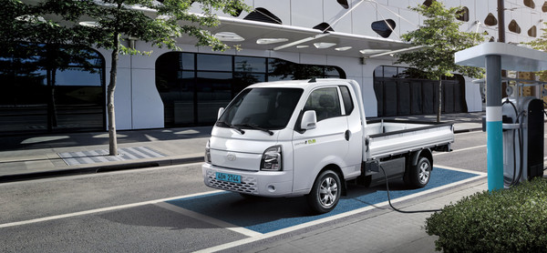 현대차가 섬 지역에 거주하는 포터 EV 고객에게 가정용 전기차 충전기 설치를 지원한다. 사진=현대자동차