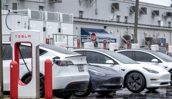 테슬라 전기차. 사진출처=연합뉴스