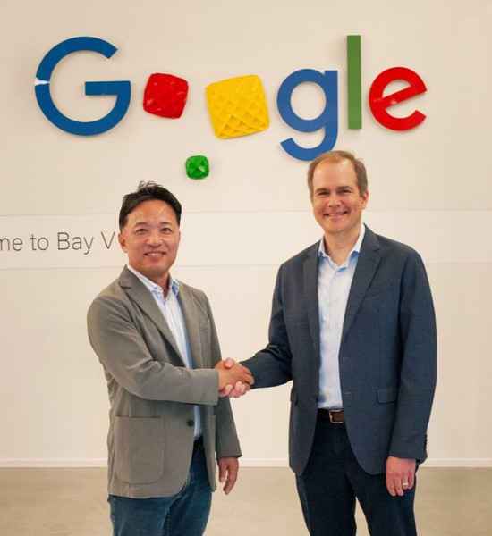 (왼쪽부터)김택진 엔씨소프트 대표, 마크 로메이어 구글 클라우드 부사장. 출처=구글 클라우드