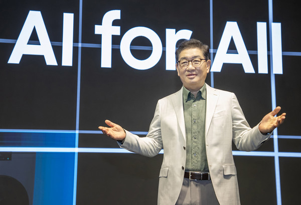 삼성전자 DX부문장 한종희 부회장이 비스포크 AI 미디어데이에서 연설을 하고 있다. 출처=삼성전자