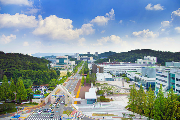 충남대 정문 전경. 출처=충남대