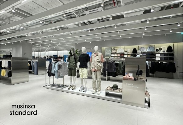 4월 19일 오픈한 무신사 스탠다드 스타필드 수원 매장 내부 모습. 사진=무신사