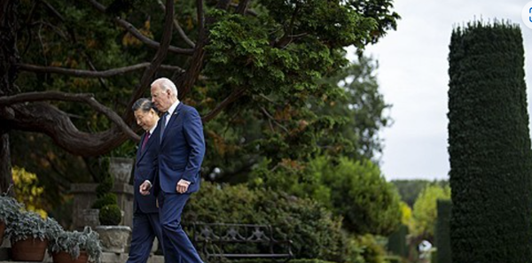 조 바이든 미국 대통령과 시진핑 중국 국가 주석이 2023년 APEC 정상회담을 위해 이동하고 있다. 사진=연합뉴스