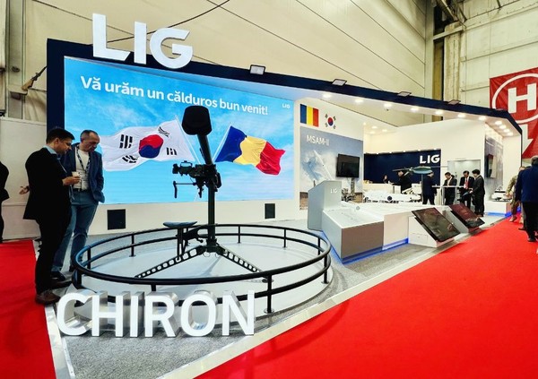 루마니아 부쿠레슈티에서 개최된 방산전시회 BSDA 2024에 참가한 LIG넥스원 홍보부스. 사진=LIG넥스원