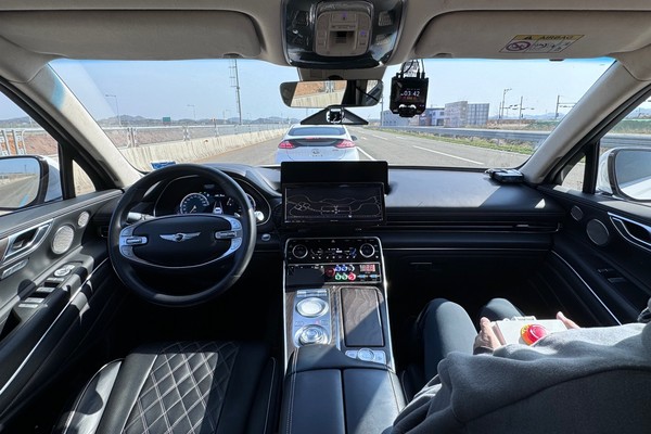 라이드플럭스가 자율주행실험도시(K-City)에서 무인 자율주행을 테스트하고 있다. (사진=라이드플럭스 제공)