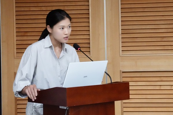 조은 웹툰 작가는 “보너스 코인 등 플랫폼의 할인 행사로 인해 발생한 손실을 작가가 부담한 사례도 있다”라고 밝혔다. 또한 “판촉 행사에 동의한 적이 없어도 플랫폼 연재를 위해 불이익을 감수해야 하는 불공정 계약을 강요당하고 있다”라고 주장했다.