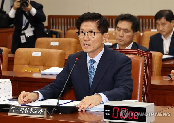 윤석열 대통령이 김문수 고용노동부 장관(사진) 임명안을 29일 재가했다. 사진 = 연합뉴스.