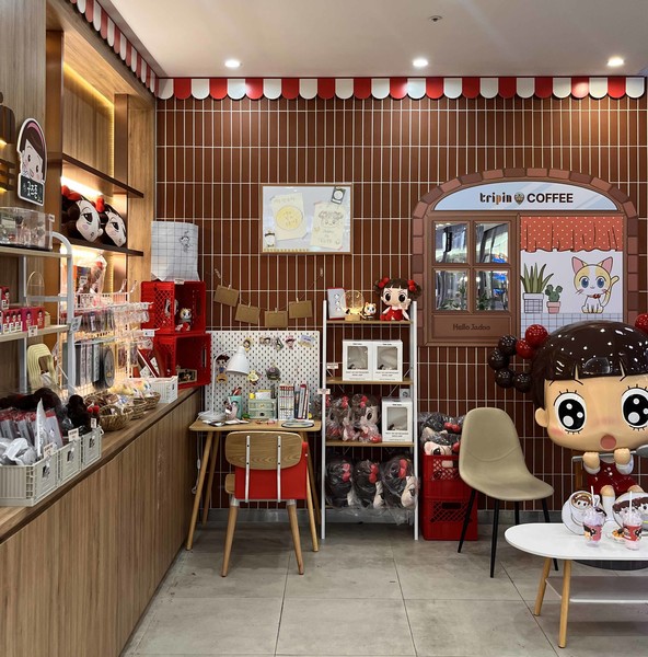 수원역 트리핀 ‘안녕 자두야’ 테마카페 내부모습. 출처=코레일유통