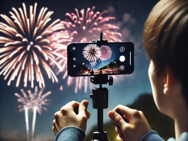 서울세계불꽃축제 2024를 주최하는 (주)한화는 불꽃놀이 촬영 팁을 홈페이지에 소개했다.