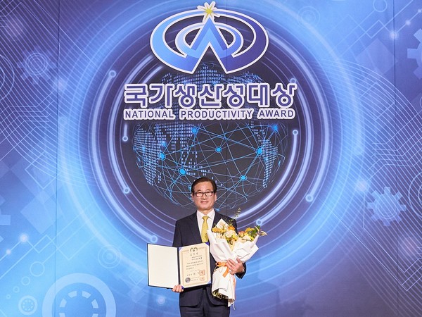 KAI 강구영 사장 기념사진. 사진=KAI