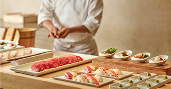 제주신라호텔의 레스토랑 ‘더 파크뷰’는 11월 30일까지 제철 식재료를 활용한 ‘쉐프의 콜렉션’ 메뉴를 선보인다. 또한 칵테일과 생맥주를 무제한 제공하는 ‘칵테일 딜라이트’도 함께 진행한다.