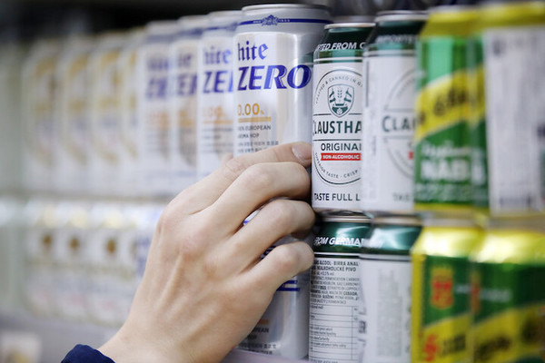 논알코올 맥주를 둘러싼 주류 업계의 경쟁이 치열해지고 있다. 사진=연합뉴스