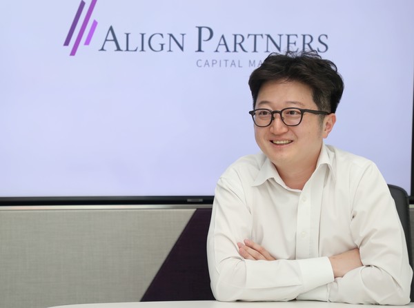 이창환 얼라인파트너스운용 대표가 인터뷰에서 발언하고 있다. 사진=김연정 이코노믹리뷰 객원 기자.