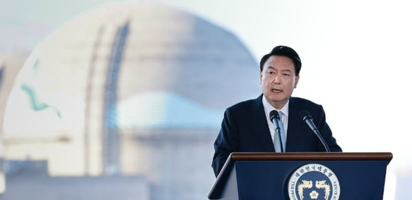 윤석열 대통령이 지난 10월 30일 경북 울진군 한국수력원자력 한울원자력본부에서 열린 '신한울 원전 1·2호기 종합준공 및 3·4호기 착공식'에 참석해 축사하고 있다. 사진=연합뉴스