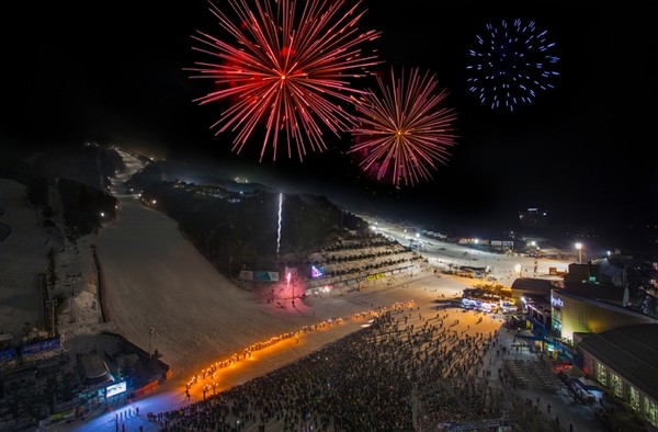 휘닉스 파크 불꽃놀이. 사진=휘닉스호텔앤드리조트