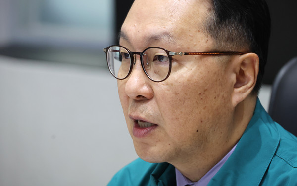 박민수 중앙재난안전대책본부 제1총괄조정관(보건복지부 2차관)이 지난달 21일 서울 종로구 정부 서울 청사에서 열린 중대본 회의에서 발언하고 있다. 사진=연합뉴스