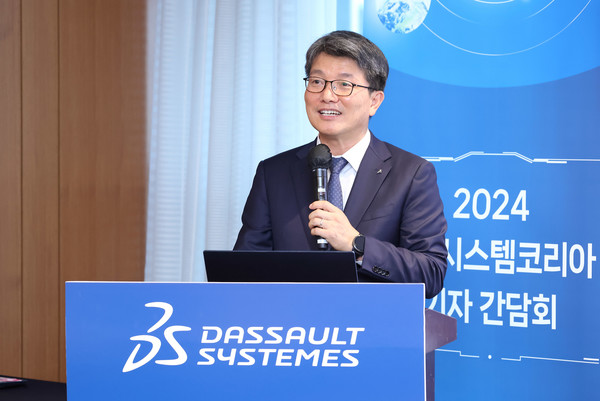 2024년 성과를 공개하는 정운성 다쏘시스템코리아 대표. 사진=다쏘시스템코리아
