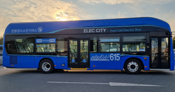 대전시는 신대 수소버스 충전소를 구축하고 제1호 수소버스를 본격 운행한다.출처=대전시.
