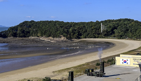 합참이 공군 미사일방어사령부 전력이 참가한 유도탄 요격 실사격 훈련을 실시했다고 밝혔다. 유도탄 요격 실사격 훈련에서 천궁-Ⅱ 지대공유도탄이 가상의 표적을 향해 발사되고 있다. 사진=연합뉴스, 합동참모본부
