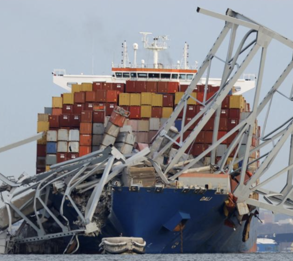 미국 메릴랜드주 볼티모어 항만을 가로지르는 길이 2.6㎞의 다리인 '프랜시스 스콧 키 브리지' 일부가 대형 화물선 달리(Dali)와 충돌한 뒤 순식간에 무너졌다. 사진=연합뉴스