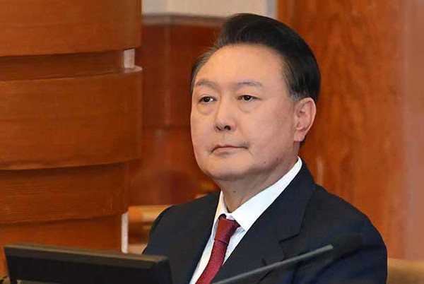 윤석열 대통령이 23일 서울 종로구 헌법재판소에서 열린 탄핵심판 4차 변론에 출석해 자리에 앉아 있다. 사진=연합뉴스