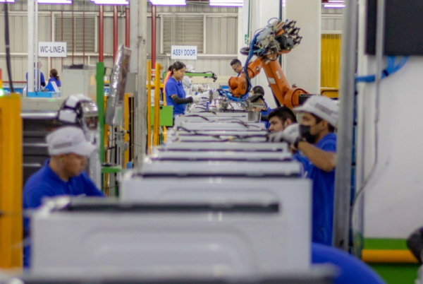 삼성전자 멕시코 케레타로 공장 내 작업 모습. 사진=연합뉴스/삼성전자