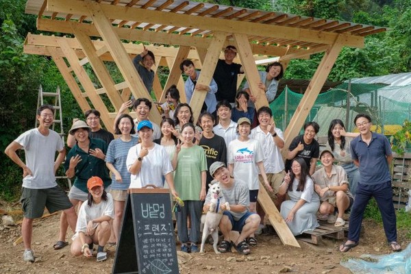 러쉬 스프링 프라이즈 2025 최종 후보 대한민국의 퍼머컬처 치유농장 ‘밭멍’팀. 사진=러쉬코리아