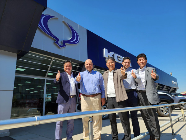 곽재선 KGM 회장이 2024년 8월 튀르키예 현지를 방문해 현지 대리점과 간담회를 가졌다. 사진=KGM