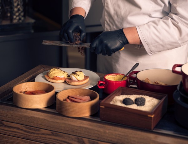 [안다즈 서울 강남] 위켄드 롱 브런치_셰프 트롤리