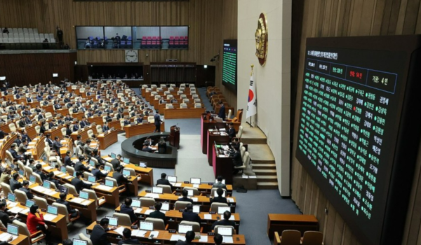 27일 국회 본회의에서 반도체 기업이 공장 증설 등에 투자하면 세제 혜택을 주는 이른바 'K칩스법'이 통과되고 있다. 사진=연합뉴스