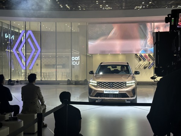 르노코리아의 신차 그랑 콜레오스. 사진=이코노믹리뷰 이소영