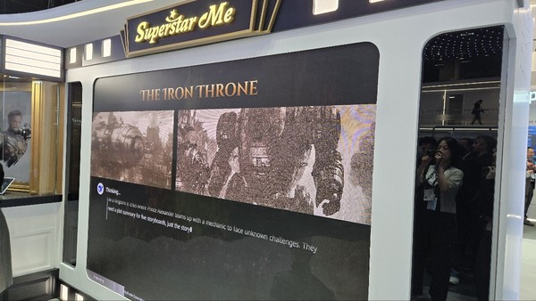 화웨이 부스에서 딥시크가 영상을 소설로 작성하고 있다. 사진=최진홍 기자