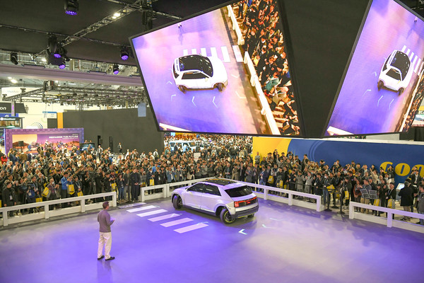 CES 2024 현장에서 현대모비스가 자사의 기술을 선보이고 있다. 사진=현대모비스