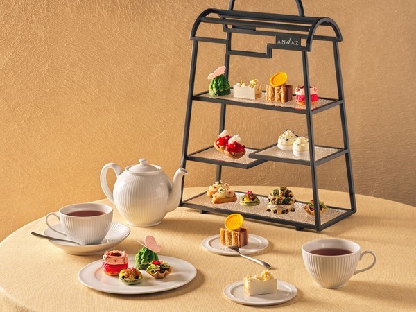 안다즈 서울 강남이 봄의 색과 향을 담은 ‘스프링 애프터눈 티 세트’를 6월 15일까지 운영한다. [봄 호캉스]