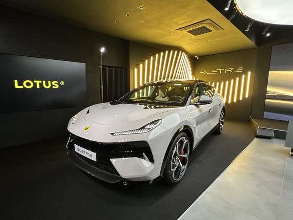 로터스 최초의 전기차이자 SUV 모델인 엘레트라. 사진=이코노믹리뷰 이소영기자